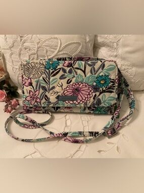 VERA BRADLEY PENELOPES GARDEN CROSSBODY/WRISTLET ALL IN ONE RFID WALLET BAG